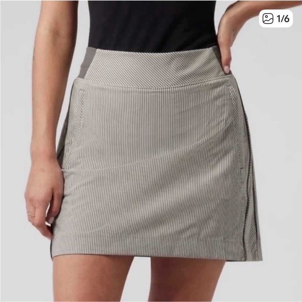 Athleta Brooklyn Pin Striped Skort with Pockets, Grey/White, Size 12
